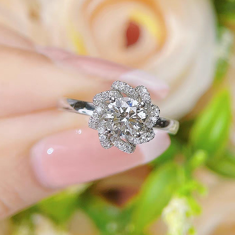 Hollow Floral Shaped 4 Prong Roung Cut Engagement Ring With Plain Polished Band