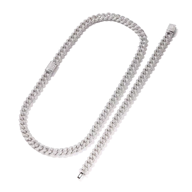 Cuban Link Chain in Platinum