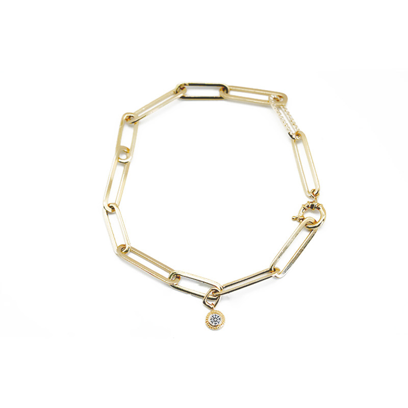 Interlocking Paperclip Solar Motif Round Bubble Bezel Lab Diamond Charm Bracelet in yellow gold
