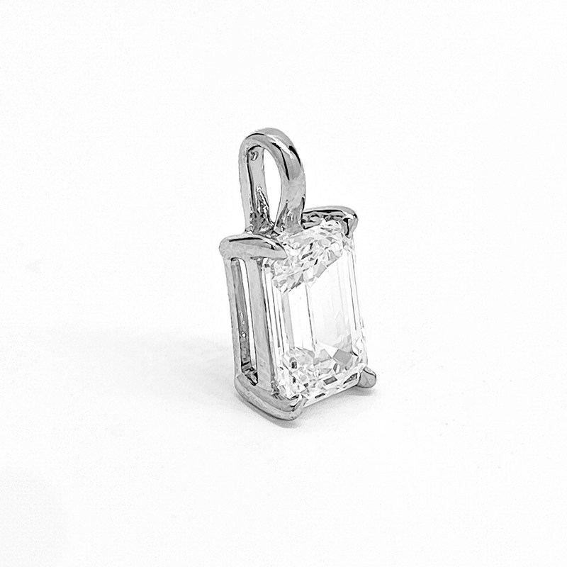 Emerald 4 prongs Cultrued Diamond Pendant -3