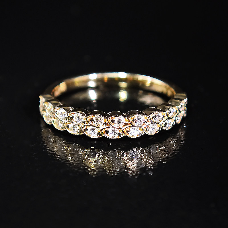 Half Eternity Dual Row Fish Scale Setting Lab Cultured Diamond Ring In Yellow Gold