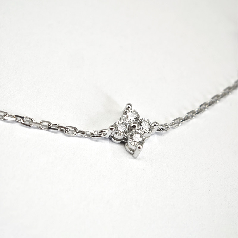 5 Alternating Round Cut 4-Leaf Clovers Lab Grown Diamond Bracelet details