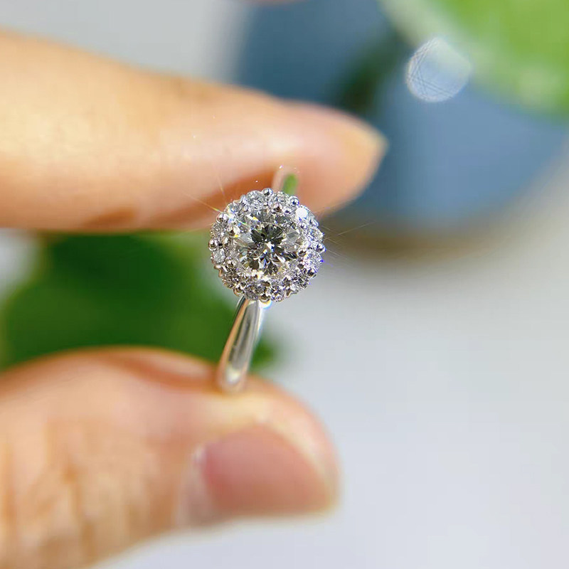 Sparkling Classic Round Cut Halo Diamond Engagement Ring With Tappered Band