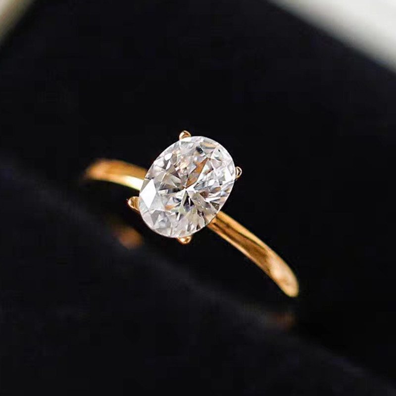 Minimalist Oval Cut 4 Prong Vertical Setting Engagement Ring With Plain Band in box