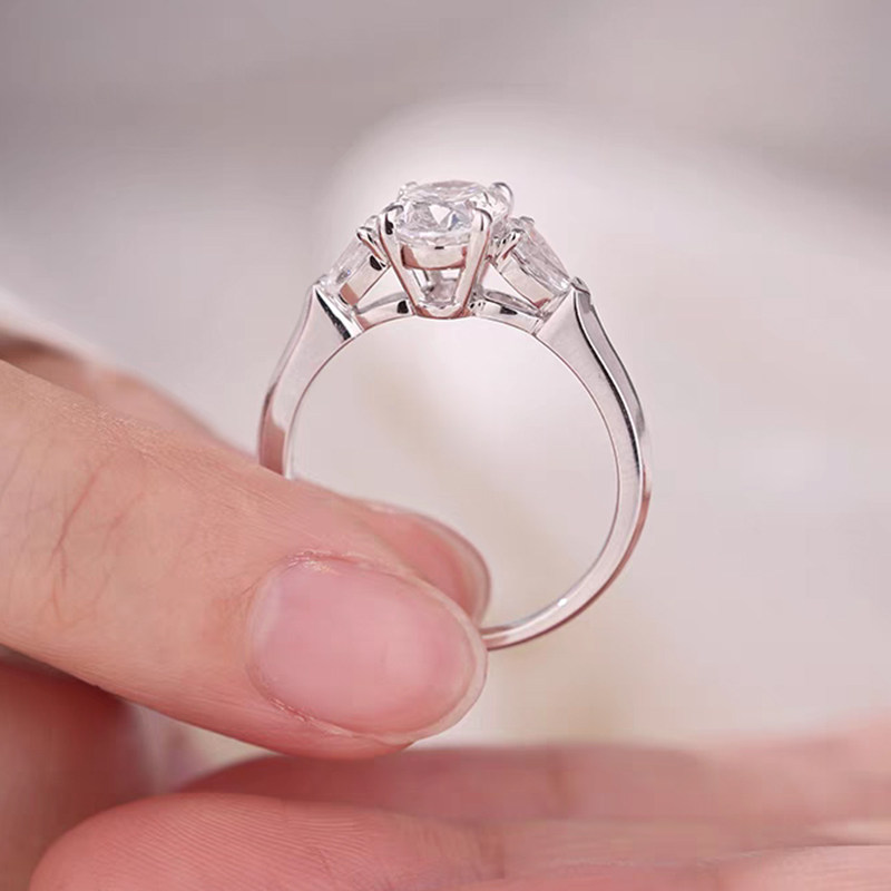 Oval Cut Main Stone with 2 Pear Cut Side Stone Lab Diamond Engagement Ring details