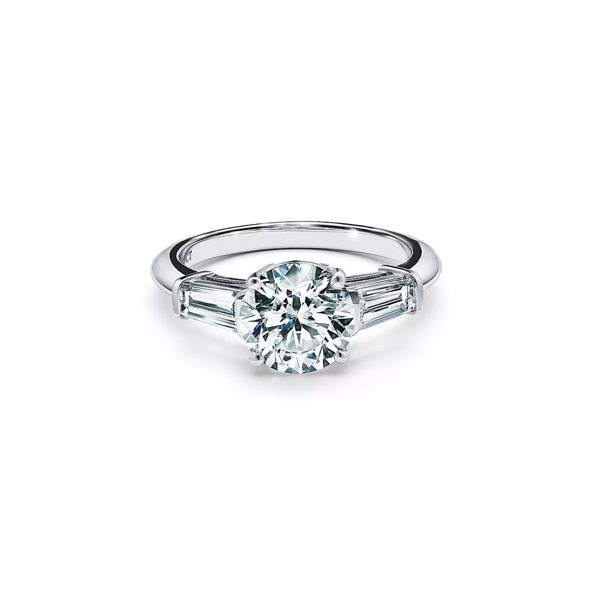 Brilliant Round Cut Main Stone With 2 Emerald Shoulder Stone Diamond Ring