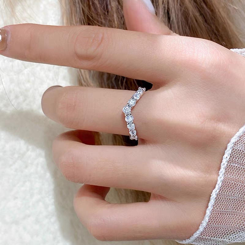 Round Lab Grown Diamond Chevron Ring With Seven Graduated Stones — lab grown diamond ring